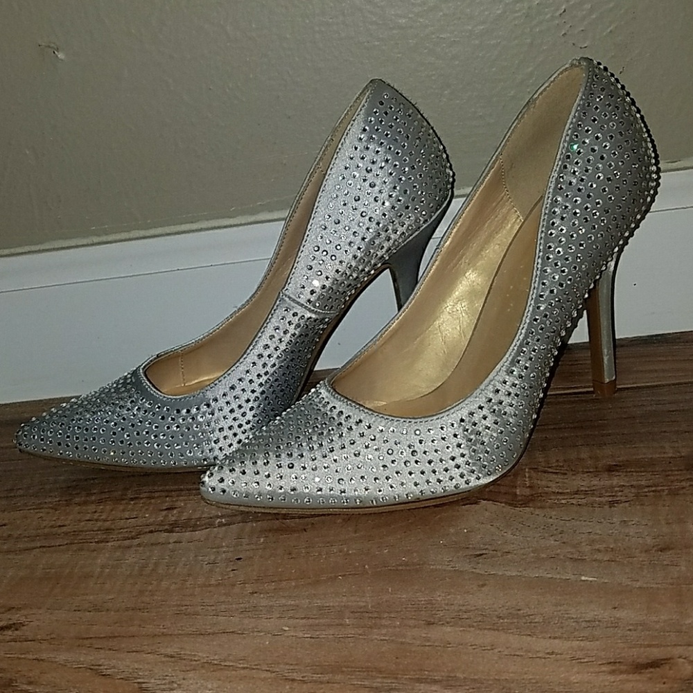 🍬OFFERS🍬 Promise Sliver heels, size 6